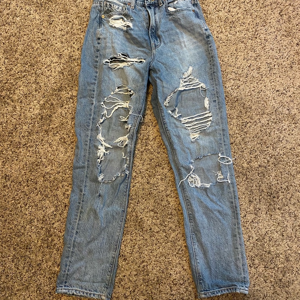 American Eagle, Size 4Regular. Mom Jeans W holes